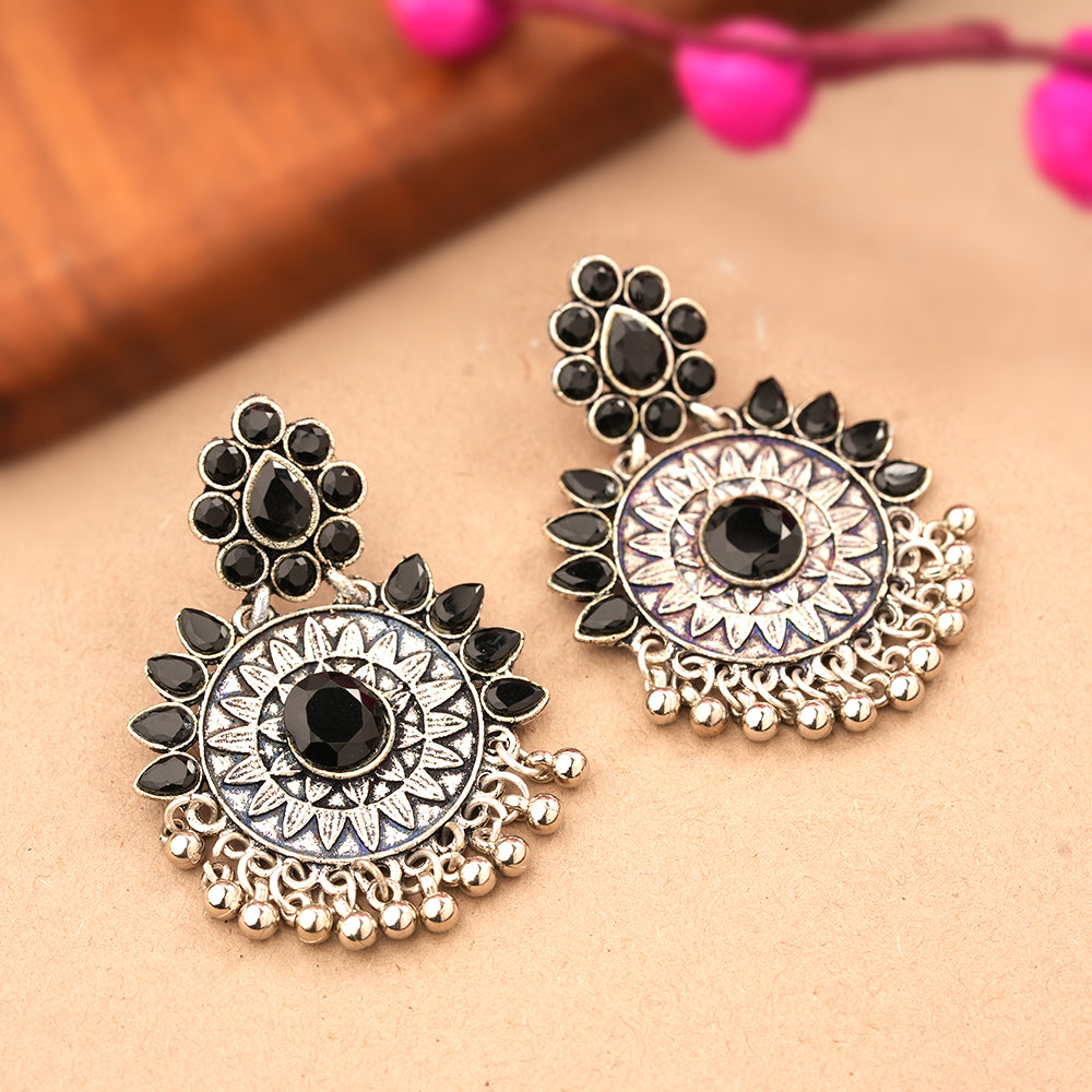 Timeless Royal dangler earring (Black)