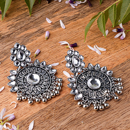 Timeless Royal dangler earring (White)