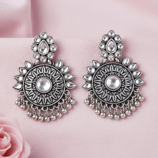 Timeless Royal dangler earring (White)