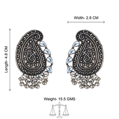 Curve and bloom stud earring (White)