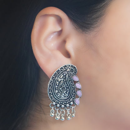 Curve and bloom stud earring (Baby Pink)
