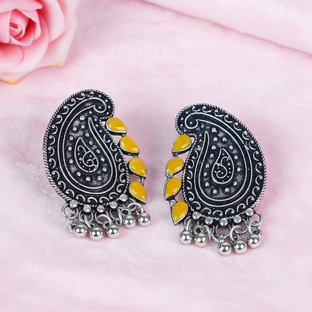 Curve and bloom stud earring (Yellow)