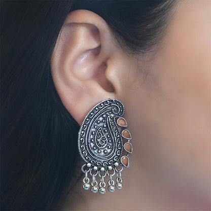 Curve and bloom stud earring (Light Orange)