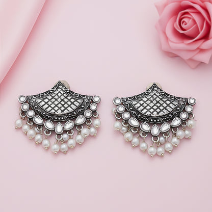 Royal Potli stud earrings (White)
