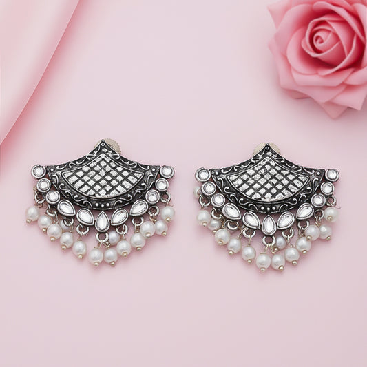 Royal Potli stud earrings (White)
