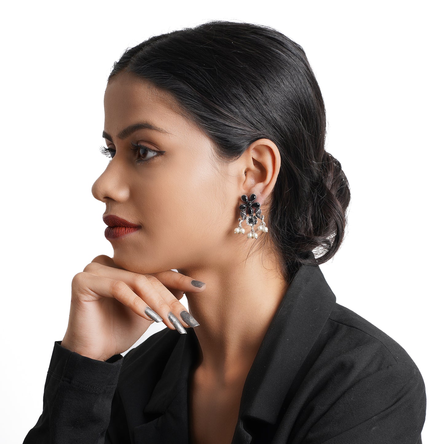 Floral Drop stud earrings (Black)