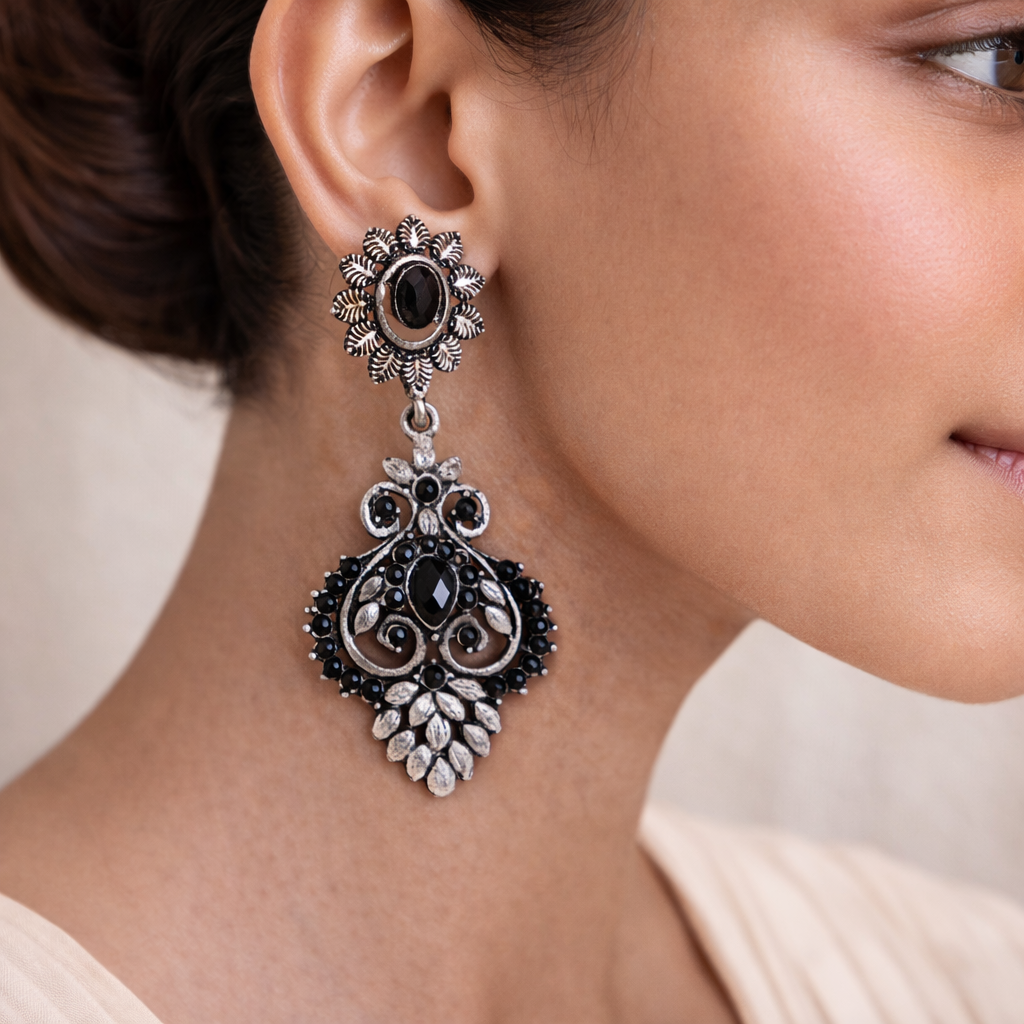 Heritage Paisley Dangler earrings (Black)