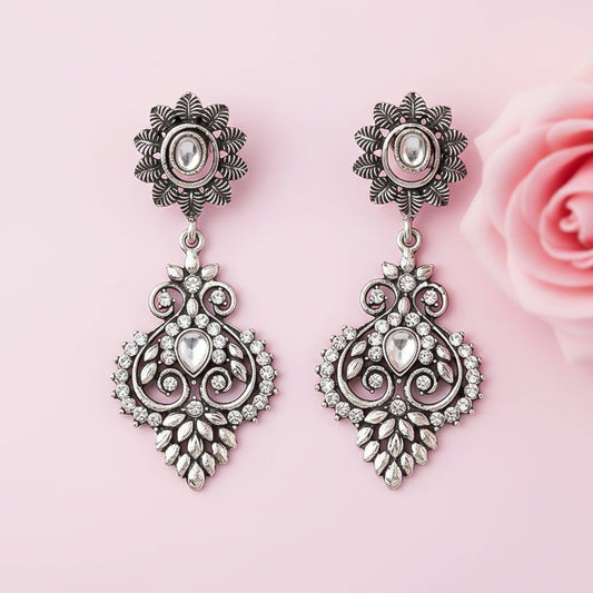 Heritage Paisley Dangler earrings (White)