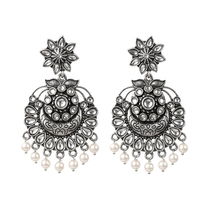 Little Petal dangler earrings (White)