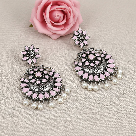 Little Petal dangler earrings (Baby Pink)