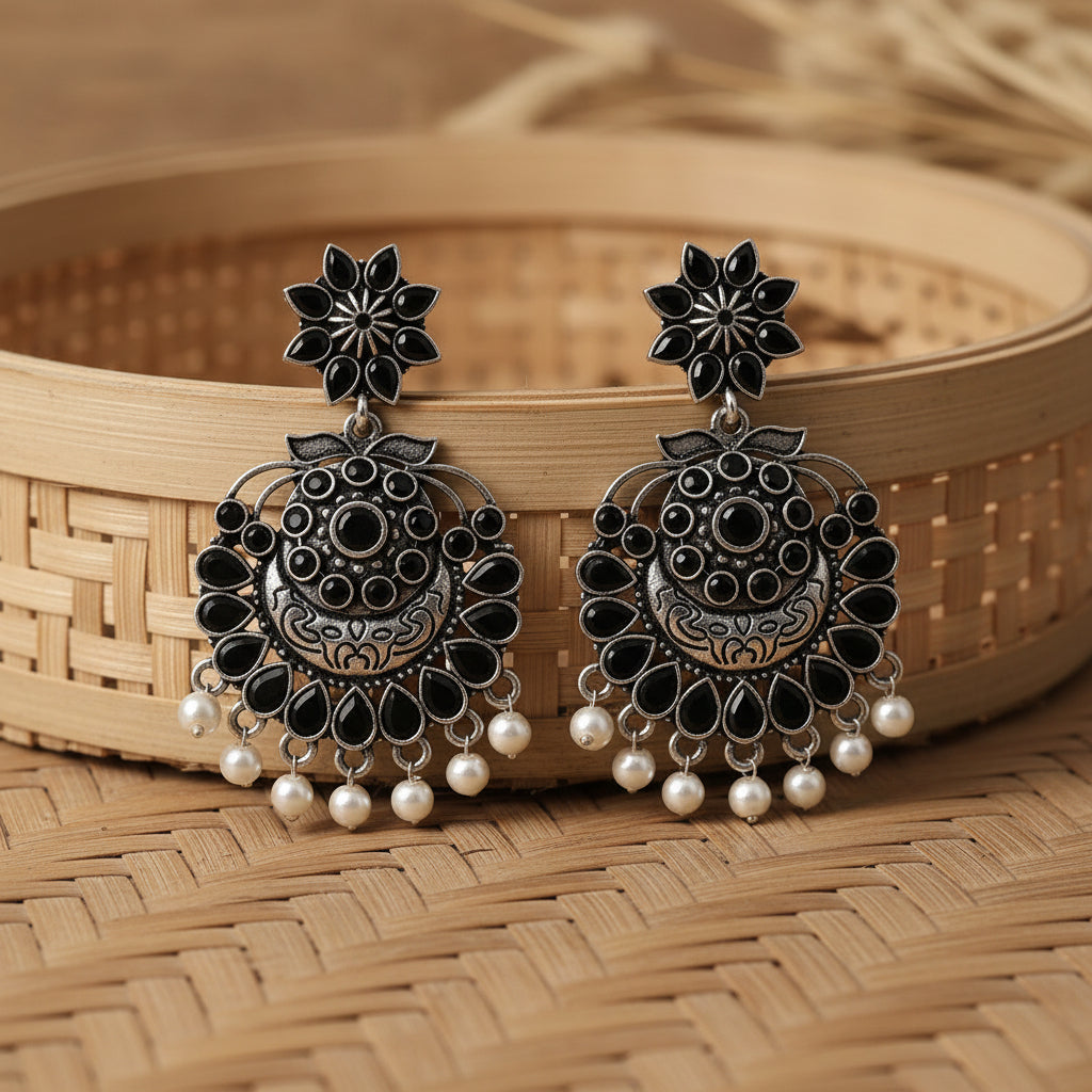 Little Petal dangler earrings (Black)