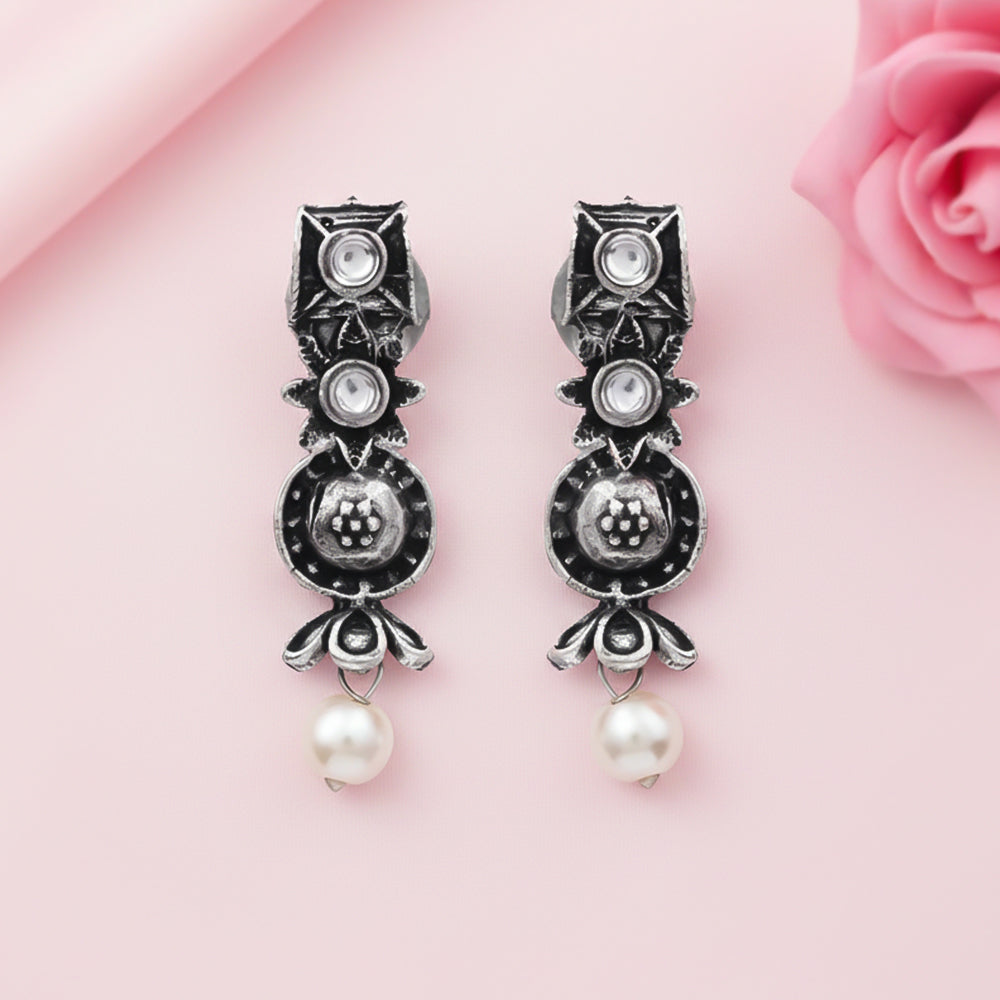 Wonderful wildflower oxidised stud earrings (White)