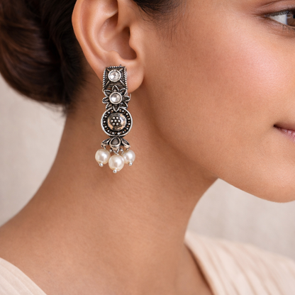 Wonderful wildflower oxidised stud earrings (White)