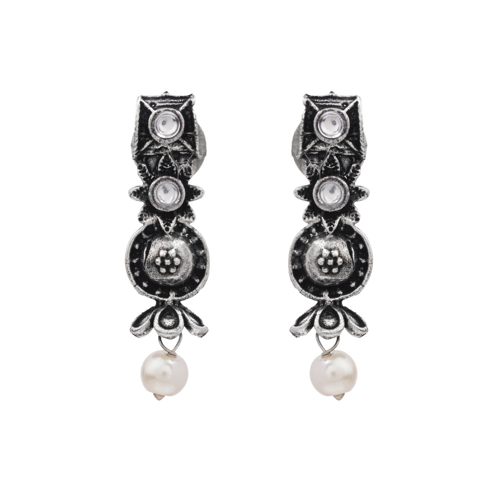 Wonderful wildflower oxidised stud earrings (White)