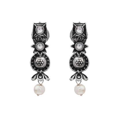 Wonderful wildflower oxidised stud earrings (White)