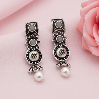 Wonderful wildflower oxidised stud earrings (Grey)