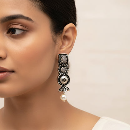 Wonderful wildflower oxidised stud earrings (Grey)