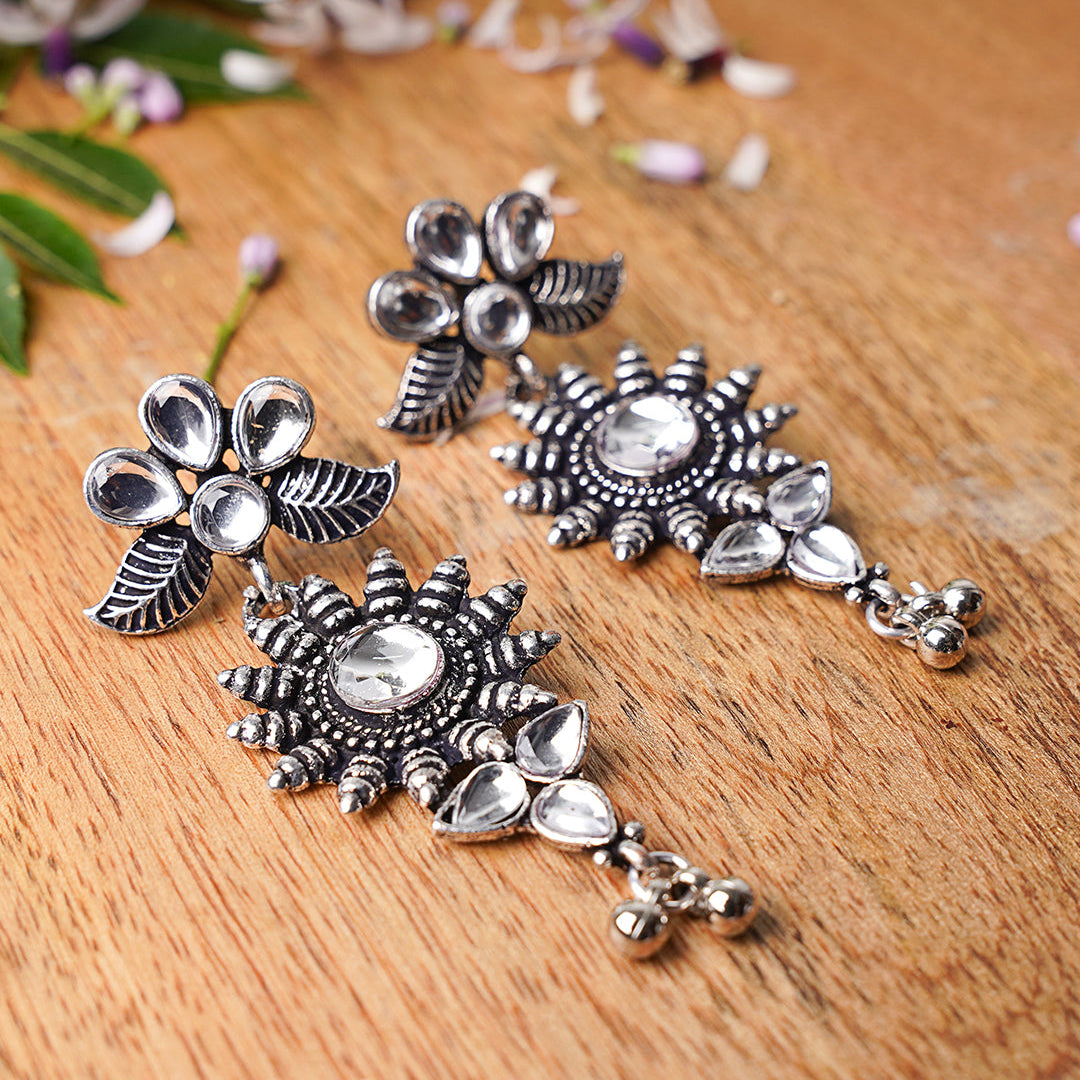 FloraSun dangler earrings (White)