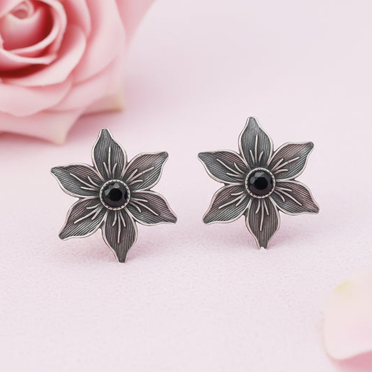 Minima-lily stud earrings (Black)