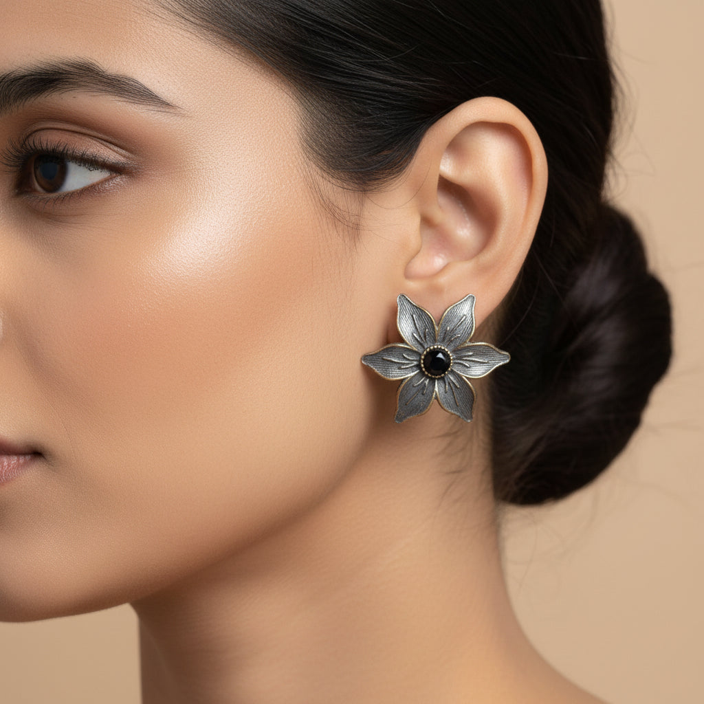 Minima-lily stud earrings (Black)