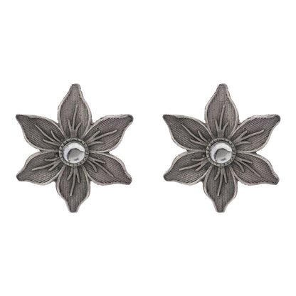 Minima-lily stud earrings (White)