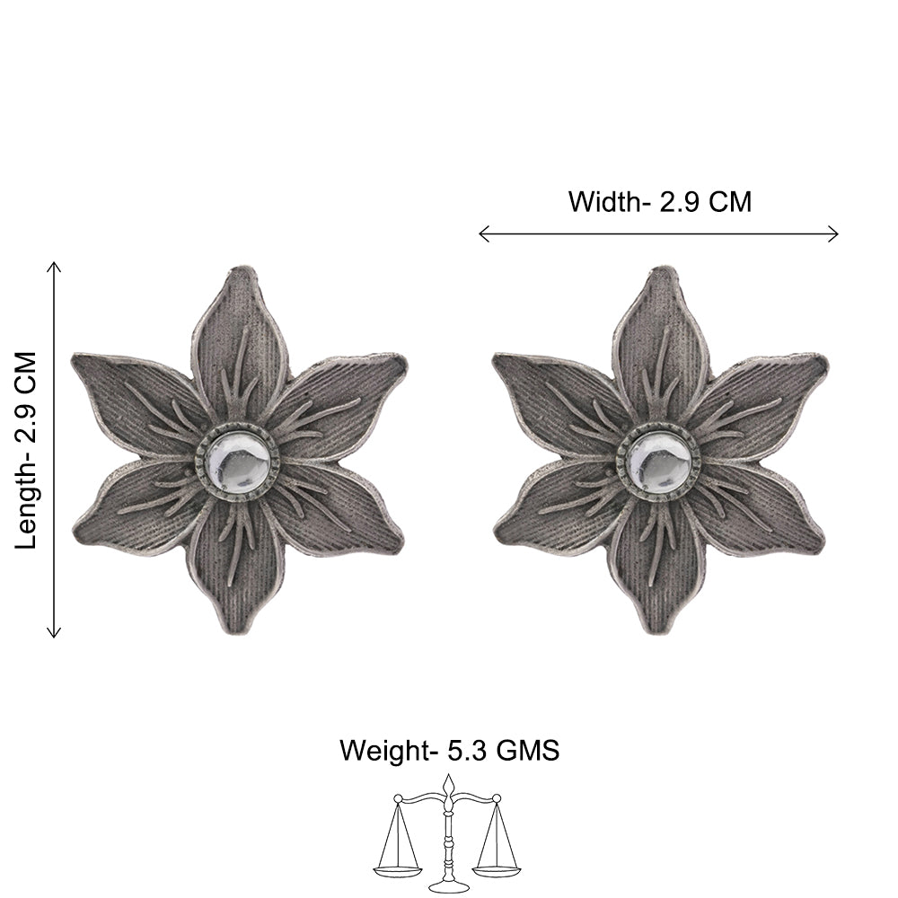 Minima-lily stud earrings (White)