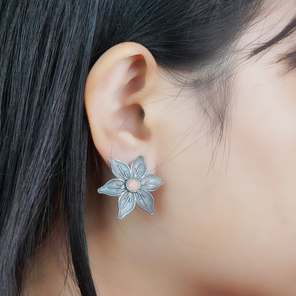 Minima-lily stud earrings (Light Orange)