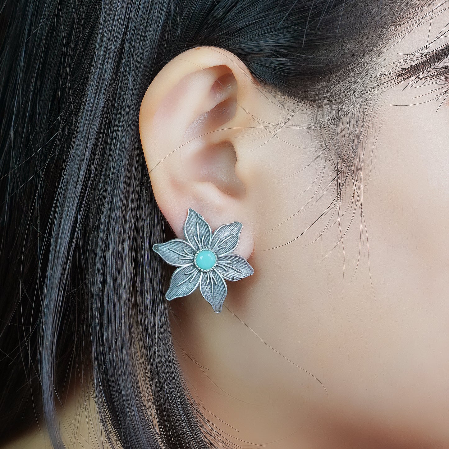 Minima-lily stud earrings (Mint)