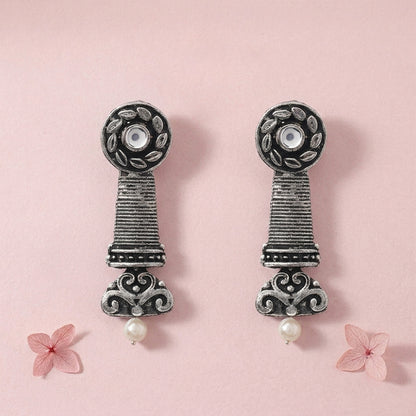Shahi Trumpet stud earrings (White)