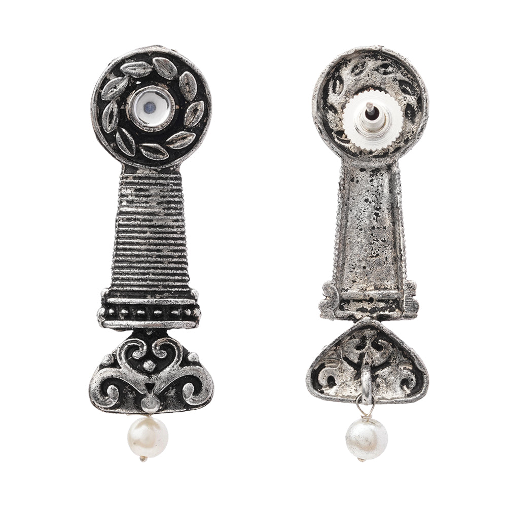 Shahi Trumpet stud earrings (White)