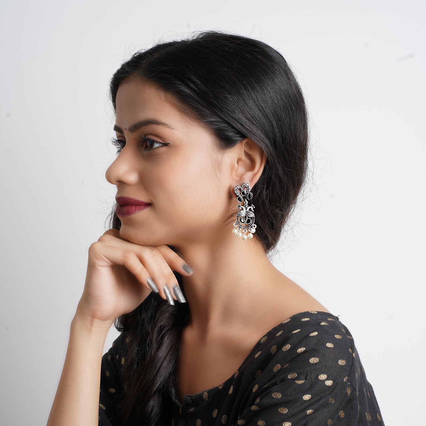 Neelkanth Dangler earrings (Black)