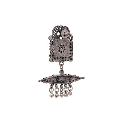 Chakor swirls Gunghroo Dangler earring (White)