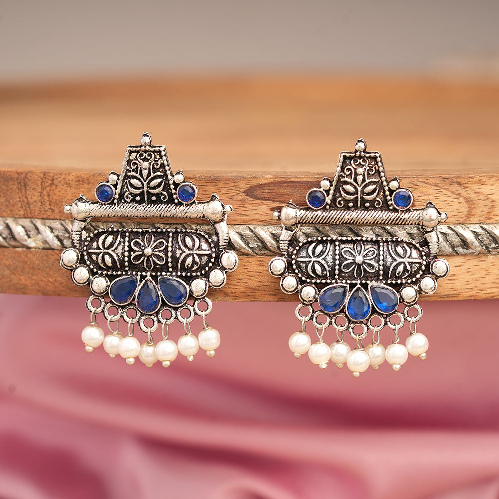 Floral Carved pearl stud earring (Blue)