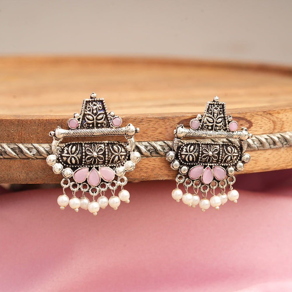 Floral Carved pearl stud earring (Baby Pink)