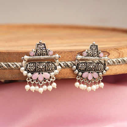 Floral Carved pearl stud earring (Baby Pink)