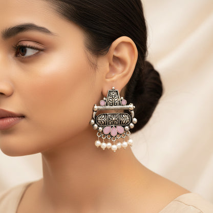Floral Carved pearl stud earring (Baby Pink)