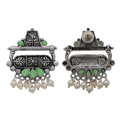 Floral Carved pearl stud earring (Pista)