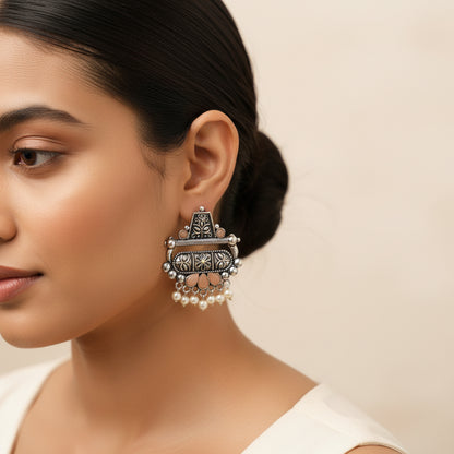 Floral Carved pearl stud earring (Light Orange)