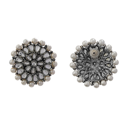 Desi Diva stud earring (White)