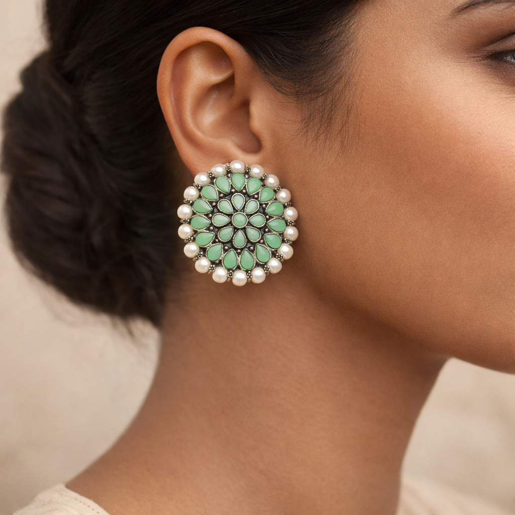 Desi Diva stud earring (Pista)