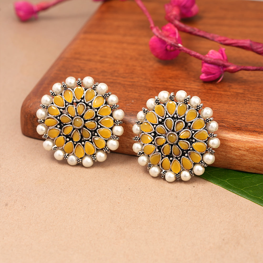Desi Diva stud earring (Yellow)