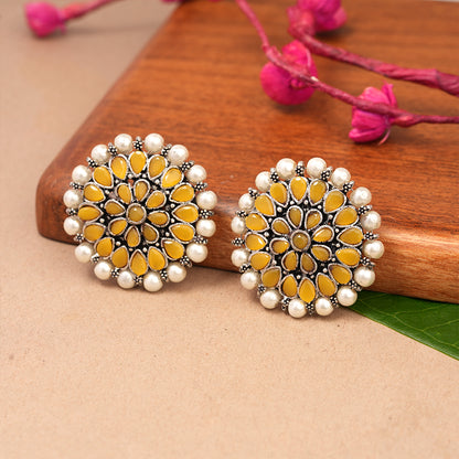 Desi Diva stud earring (Yellow)