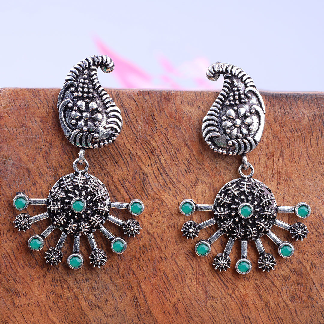 Rays and Paisley dangler earring (Green)