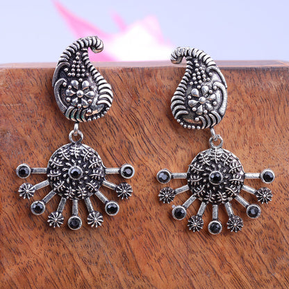Rays and Paisley dangler earring (Black)