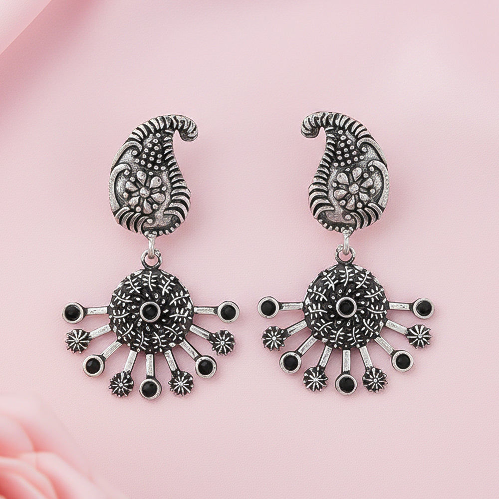 Rays and Paisley dangler earring (Black)