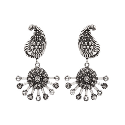 Rays and Paisley dangler earring (White)