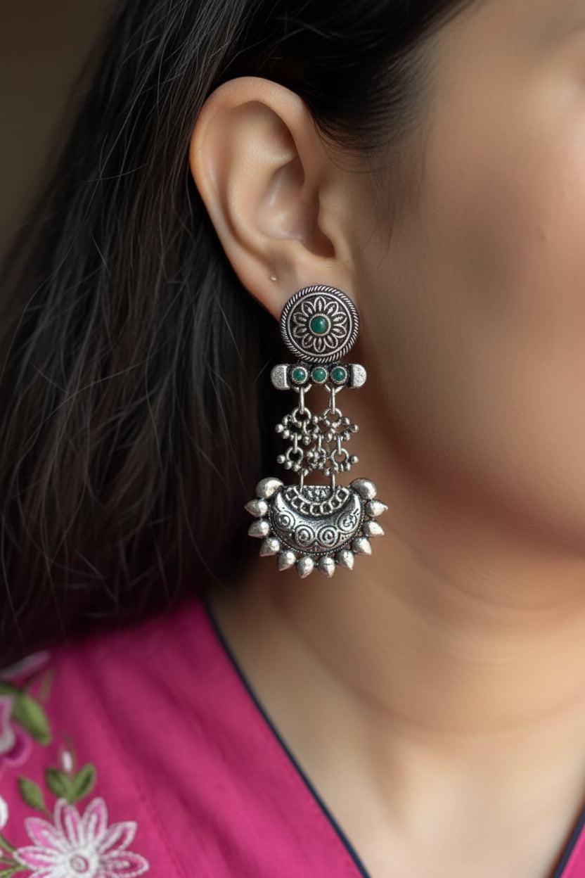 Enchanted Swing dangler earring (Green)