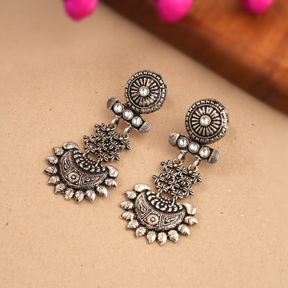 Enchanted Swing dangler earring (White)