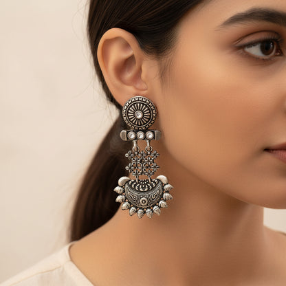 Enchanted Swing dangler earring (White)