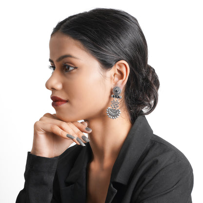 Enchanted Swing dangler earring (Black)